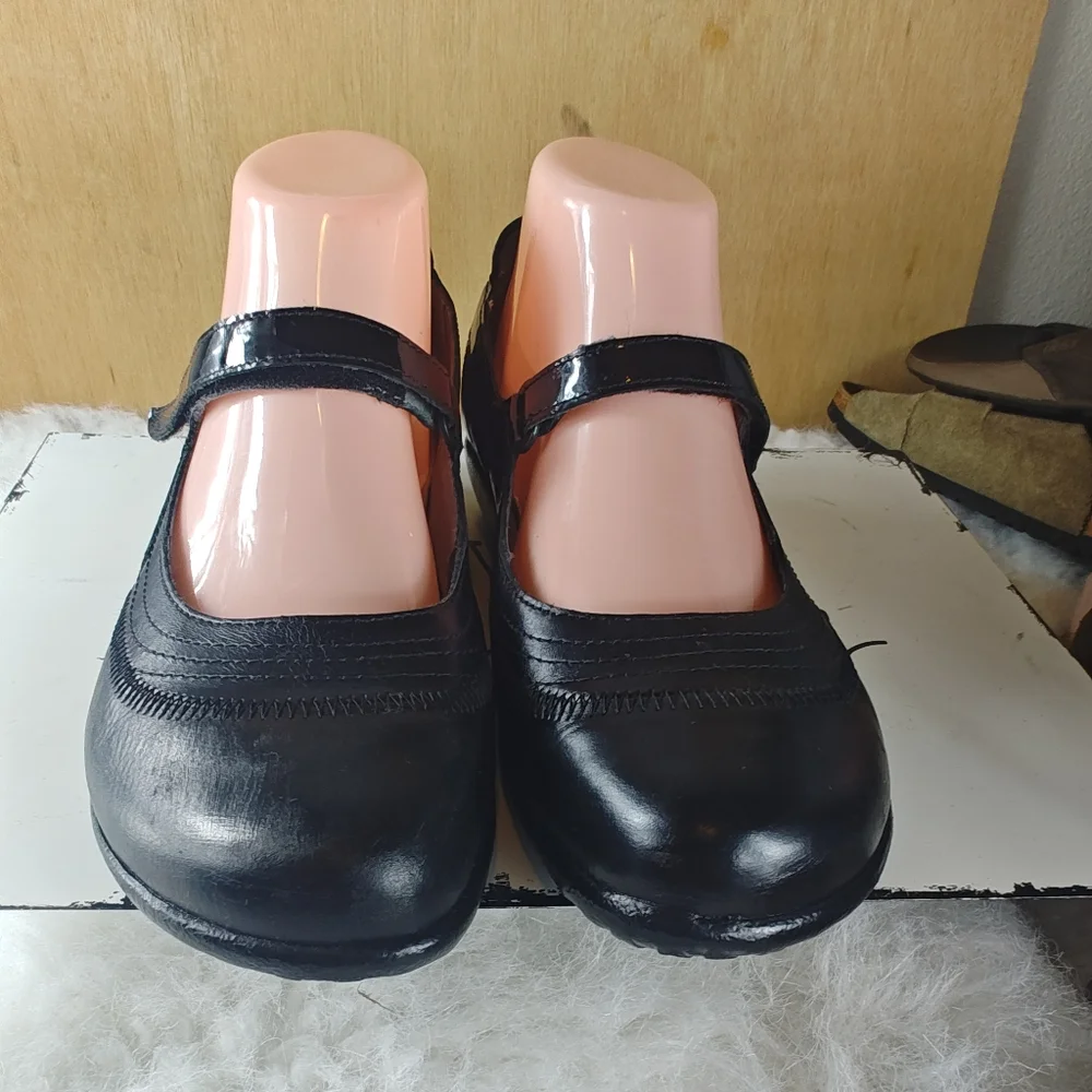 Naot Black Leather Mary Jane Shoes EUR 39 - Picture 1 of 10